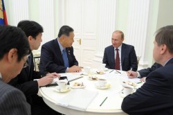 Путин принял в Кремле экс-премьера Японии